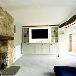 Holiday home Old Bank House - Family & Friends Retreat With Hot Tub Available *