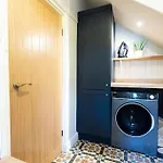 Old Bank House - Family & Friends Retreat With Hot Tub Available Holker