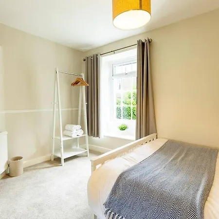 Old Bank House - Perfect Getaway For Friends & Families Ferienhaus *