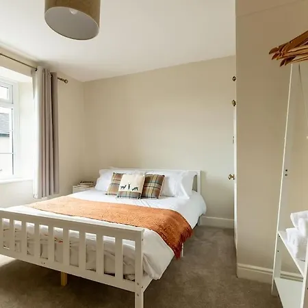 Old Bank House - Perfect Getaway For Friends & Families Ferienhaus *