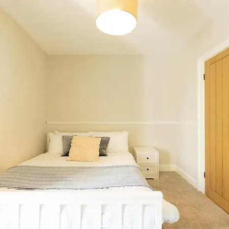 Old Bank House - Family & Friends Retreat With Hot Tub Available Holker