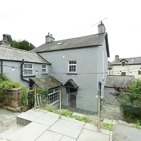 Old Bank House - Family & Friends Retreat With Hot Tub Available Holker