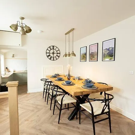 Old Bank House - Perfect Getaway For Friends & Families Holker